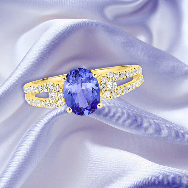 1.2ct Oval Tanzanite Ring with 0.3 cttw Diamond