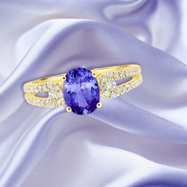 1.2ct Oval Tanzanite Ring with 0.3 cttw Diamond