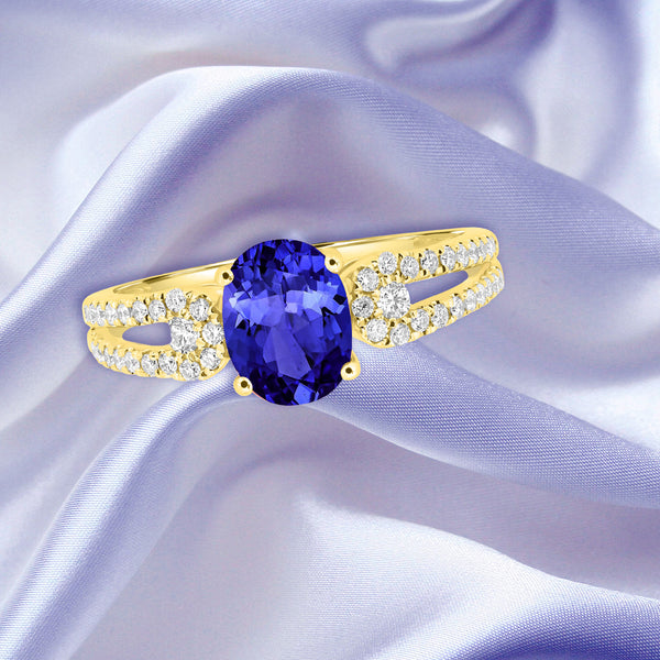 1.2ct Oval Tanzanite Ring with 0.3 cttw Diamond