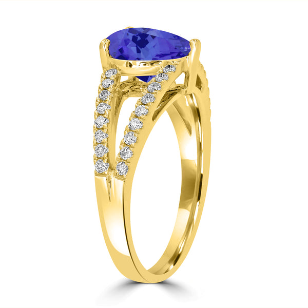 1.65ct Pear Shape Tanzanite Ring with 0.28 Diamond